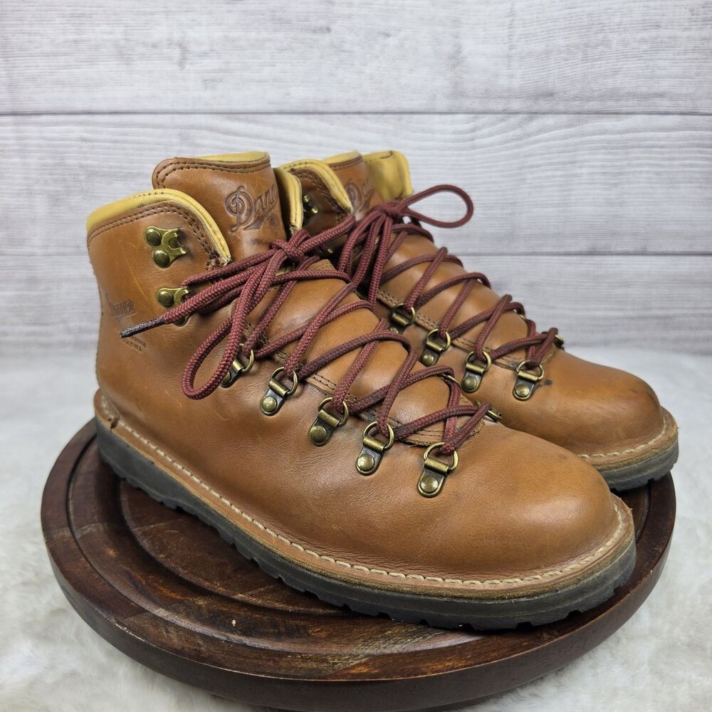 Danner Women’s Mountain Pass Rio Leather Boots 8.5 Brown Vibram Sole Lace Up USA